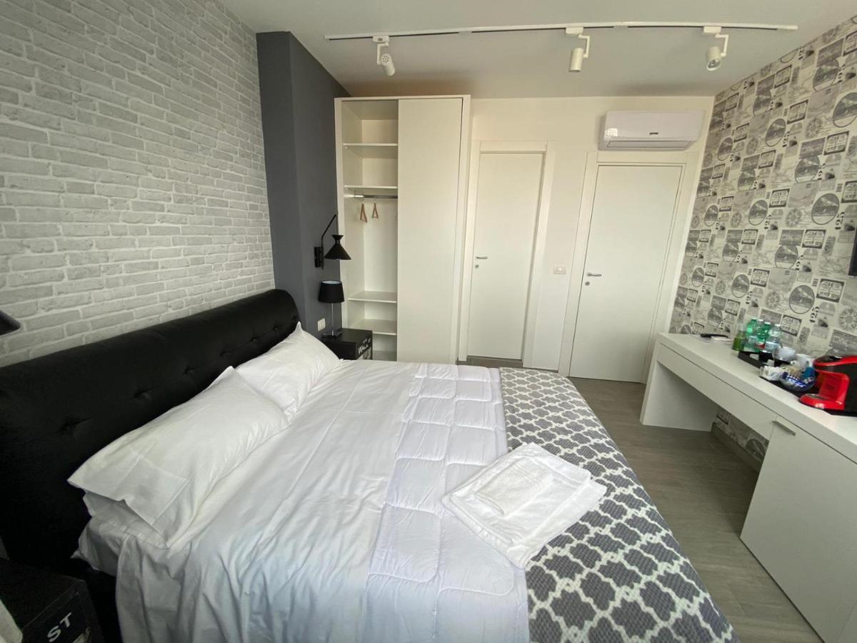 2B Fifteen Floor Suite Napoli Dış mekan fotoğraf